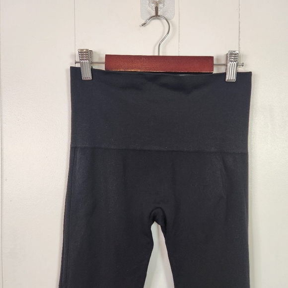 Spanx Look at Me Now Seamless Leggings #FL3515 Black Stripe Size Medium Shaping - Picture 5 of 9